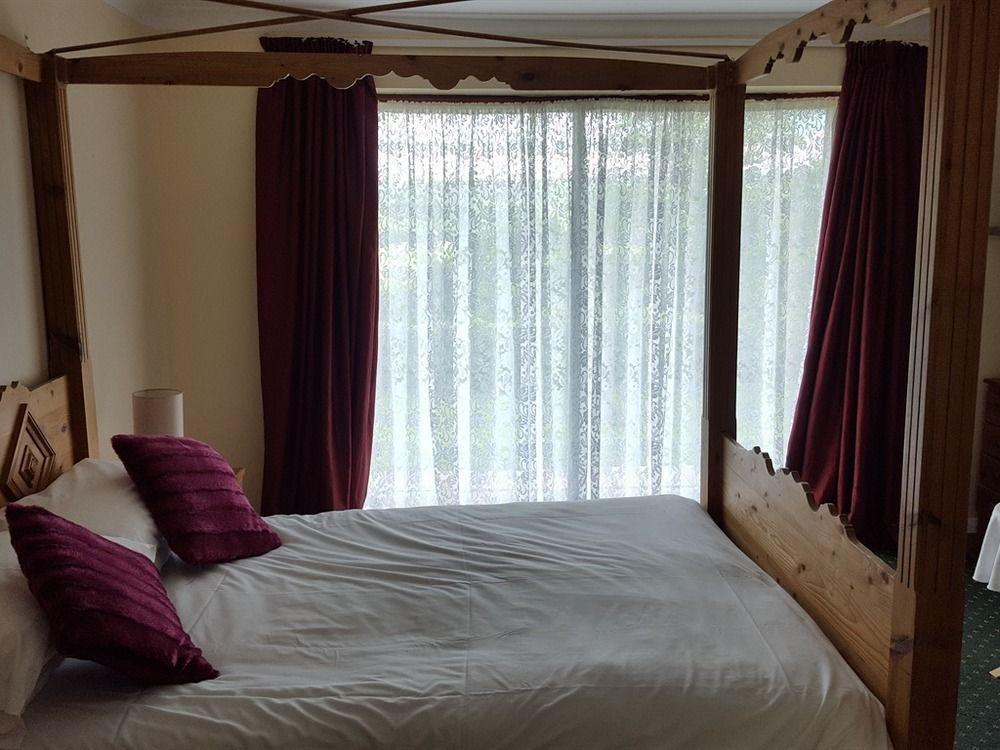 The Bear Inn&Burwash Motel Exterior foto